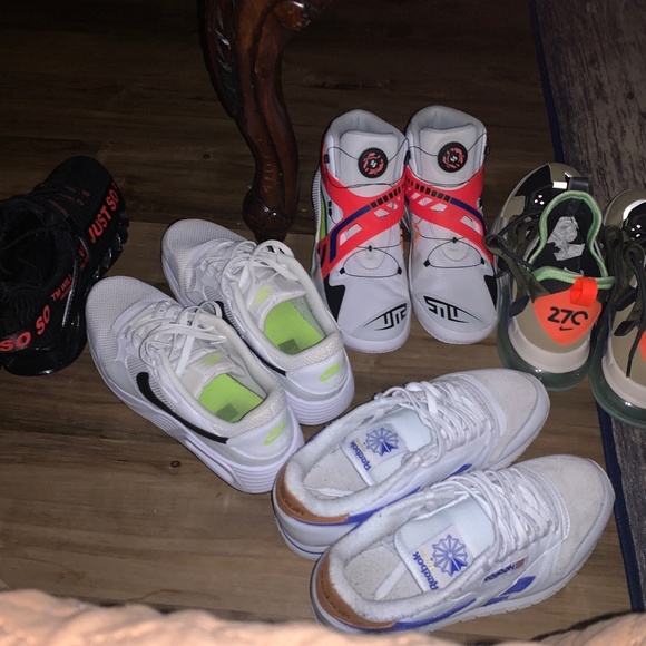 LOOKING TO TRADE SHOES FOR OTHER PAIRS HMU - Picture 1 of 4